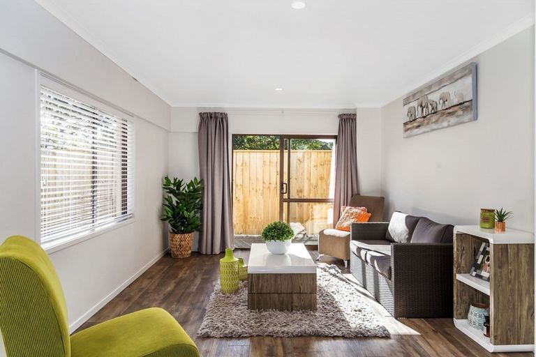 Photo of property in 3 Otanerua Road, Hatfields Beach, Orewa, 0931