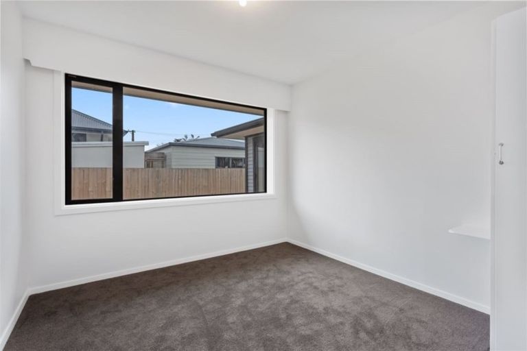 Photo of property in 16 Horton Place, Avondale, Christchurch, 8061