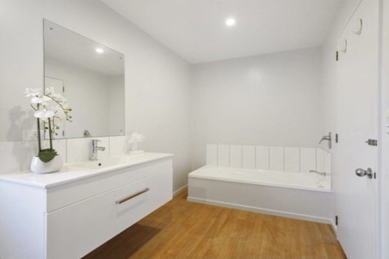 Photo of property in 50a Elm Tree Avenue, Frankton, Queenstown, 9300