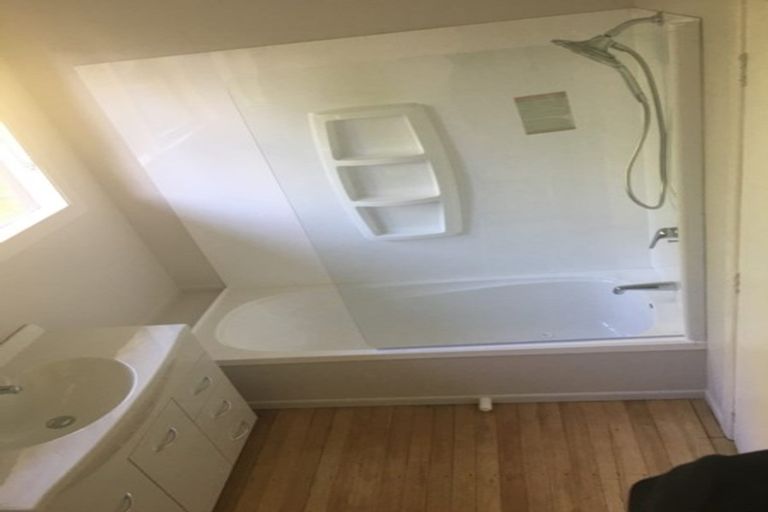 Photo of property in 8a Wharepaina Crescent, Springfield, Rotorua, 3015