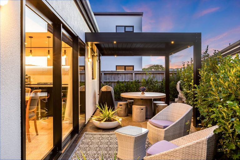 Photo of property in 41b Queen Charlotte Drive, Aotea, Porirua, 5024