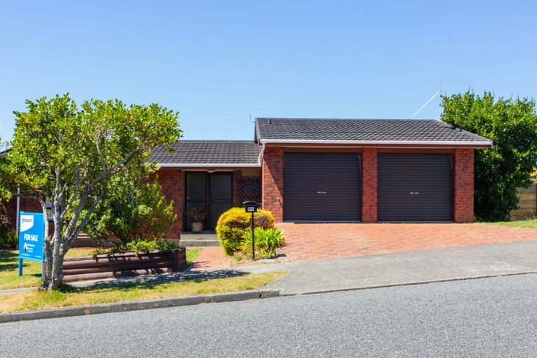 Photo of property in 23 Exploration Way, Whitby, Porirua, 5024