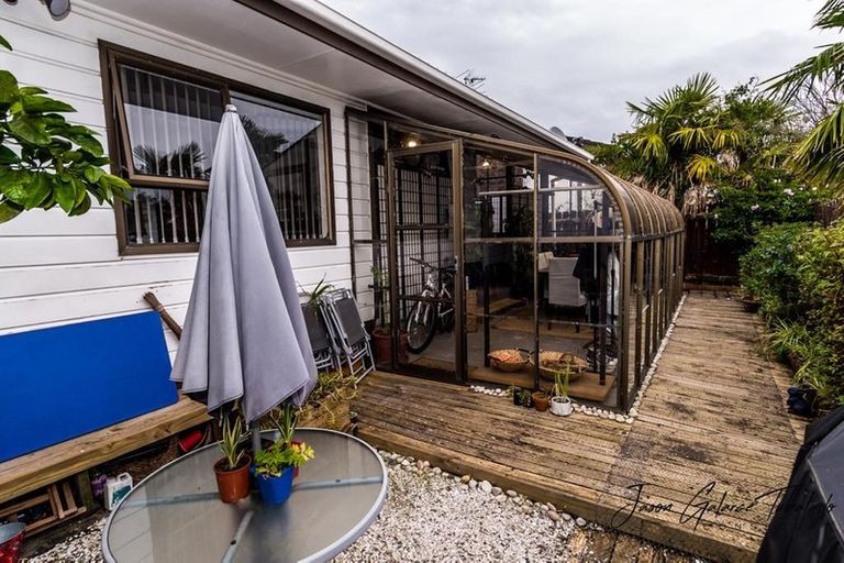 Photo of property in 3/21 Northall Road, New Lynn, Auckland, 0600