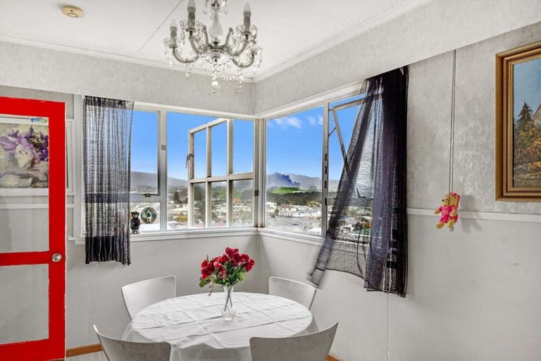 Photo of property in 37 Simons Street, Moturoa, New Plymouth, 4310