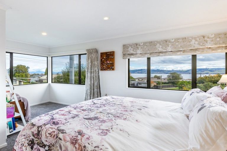 Photo of property in 2/22 Korimako Road, Waipahihi, Taupo, 3330