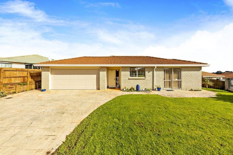Photo of property in 6 Frederick Reece Drive, The Gardens, Auckland, 2105