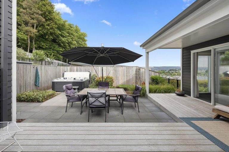 Photo of property in 5 Azalea Lane, Waipahihi, Taupo, 3330
