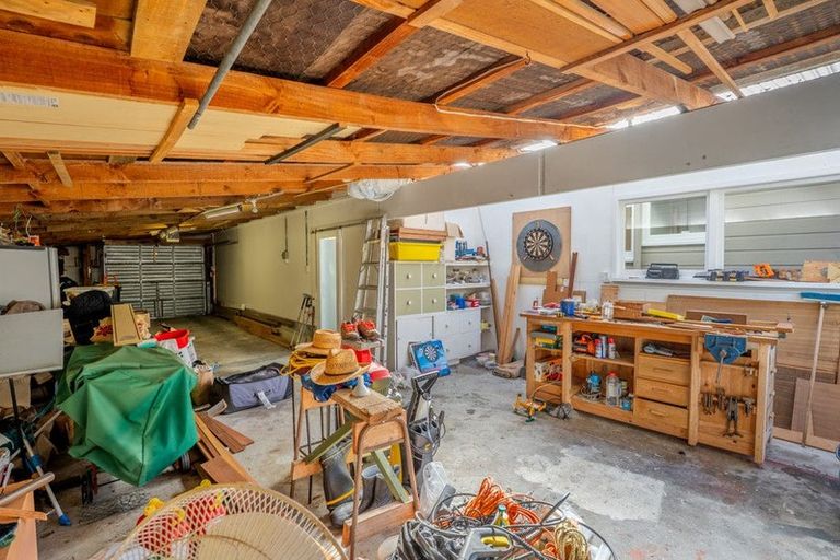 Photo of property in 32 Domain Road, Otaki, 5512