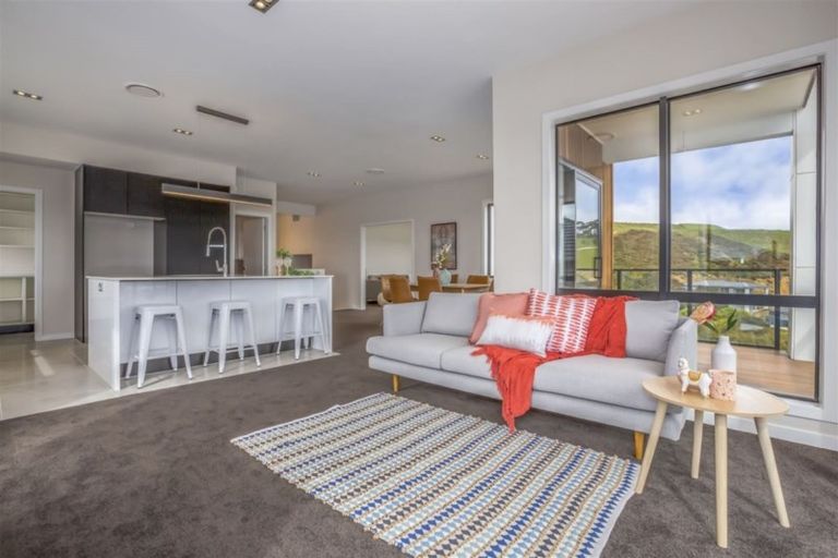 Photo of property in 19 Wangapeka Way, Aotea, Porirua, 5024