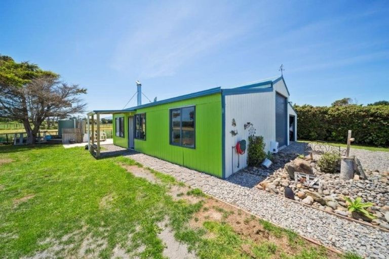 Photo of property in 59 Gisborne Terrace, Opunake, 4616