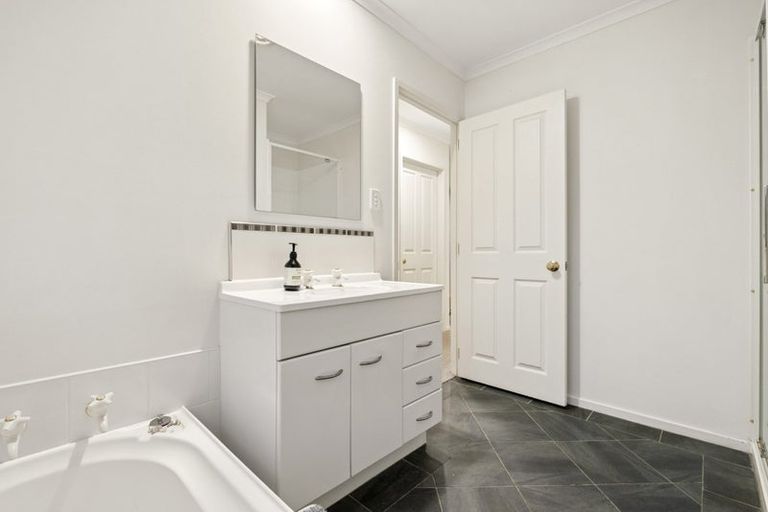 Photo of property in 24 Cloverlea Place, Pukekohe, 2120