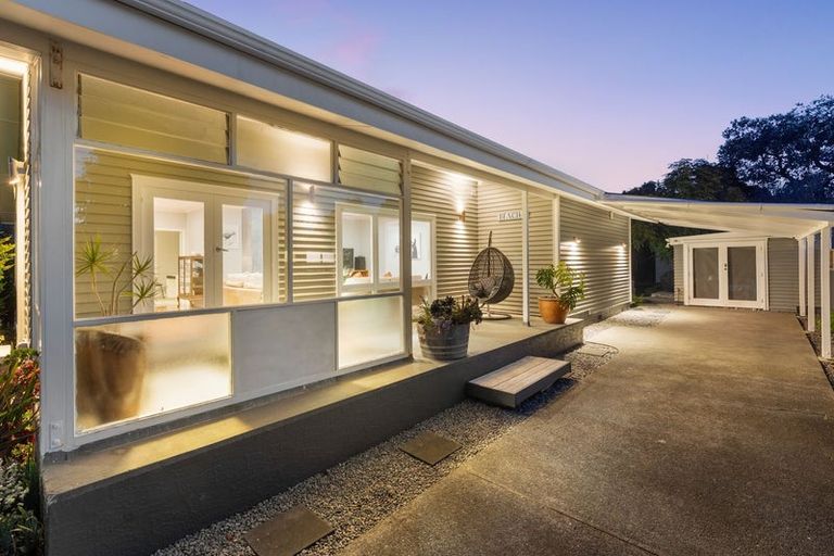 Photo of property in 12 Rawene Street, Waikanae, 5036