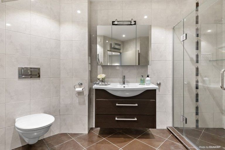 Photo of property in Stadium Garden Flats, 316/107 Thorndon Quay, Pipitea, Wellington, 6011