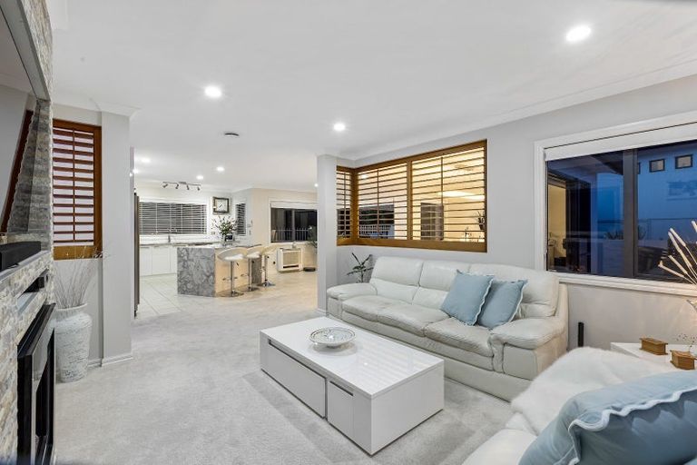 Photo of property in 49 The Ritz, Orewa, 0931