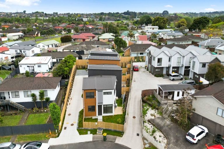 Photo of property in 12c Massine Place, Randwick Park, Auckland, 2105