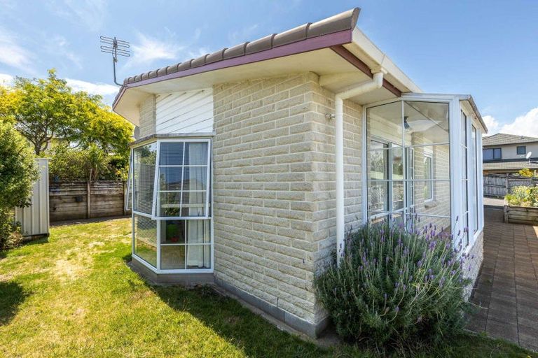 Photo of property in 2/3 Sandel Rise, Merrilands, New Plymouth, 4312