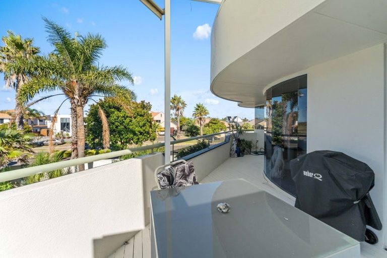 Photo of property in 2 Seychelles Drive, Papamoa Beach, Papamoa, 3118