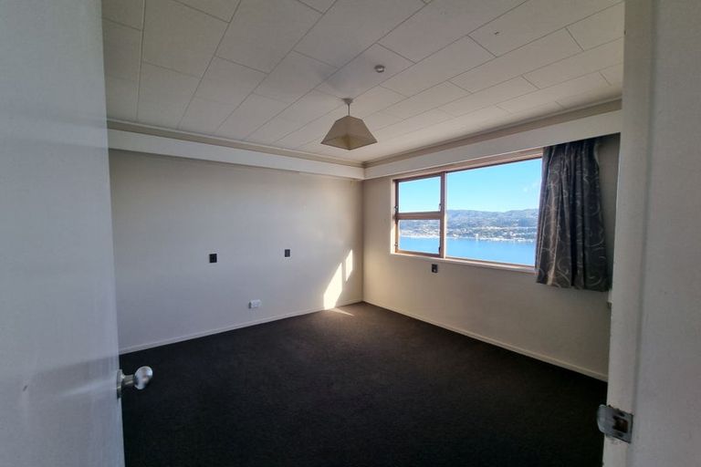Photo of property in 27 Kaikoura Street, Maupuia, Wellington, 6022