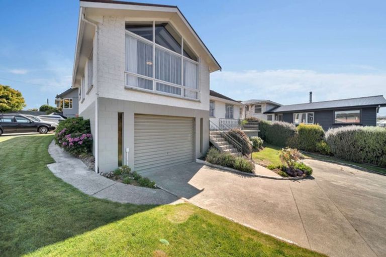 Photo of property in 1 Oxford Street, Holmes Hill, Oamaru, 9401