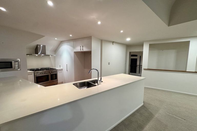Photo of property in 1/5 Princes Street, Northcote Point, Auckland, 0627