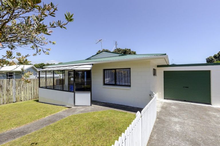 Photo of property in 5a Tahurangi Place, Spotswood, New Plymouth, 4310