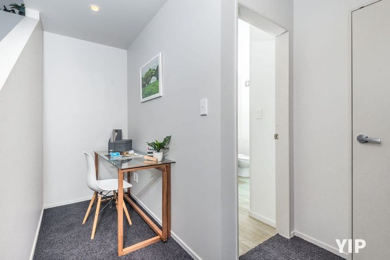 Photo of property in 35 Meadowcroft Grove, Johnsonville, Wellington, 6037