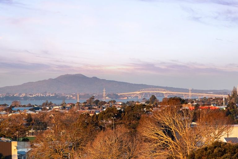 Photo of property in 2 Platinum Rise, Ranui, Auckland, 0612