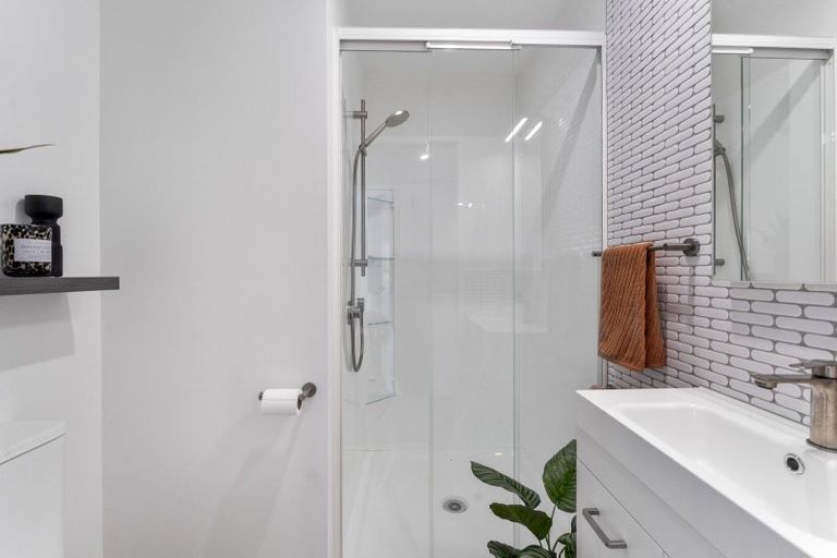 Photo of property in 175 Te Moana Road, Waikanae, 5036