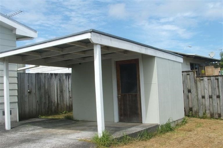 Photo of property in 2/1 Imperial Place, Henderson, Auckland, 0612