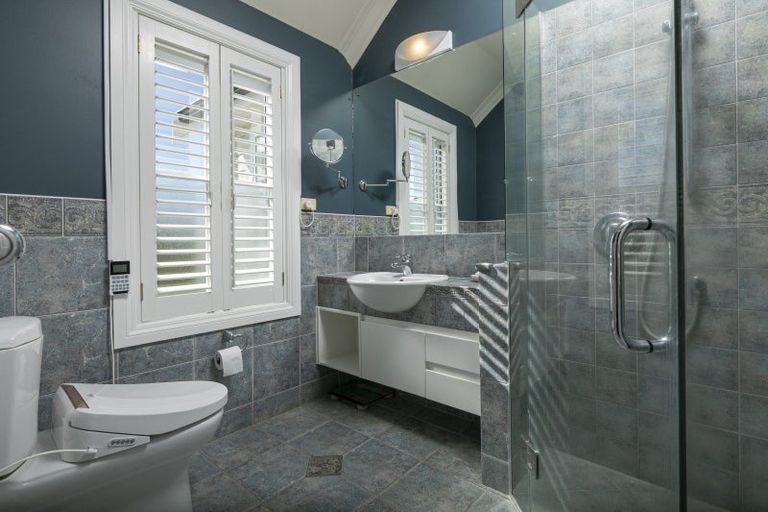 Photo of property in 43 Stanley Point Road, Stanley Point, Auckland, 0624