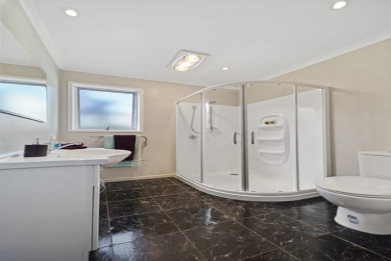 Photo of property in 34 Reelick Avenue, Pakuranga Heights, Auckland, 2010