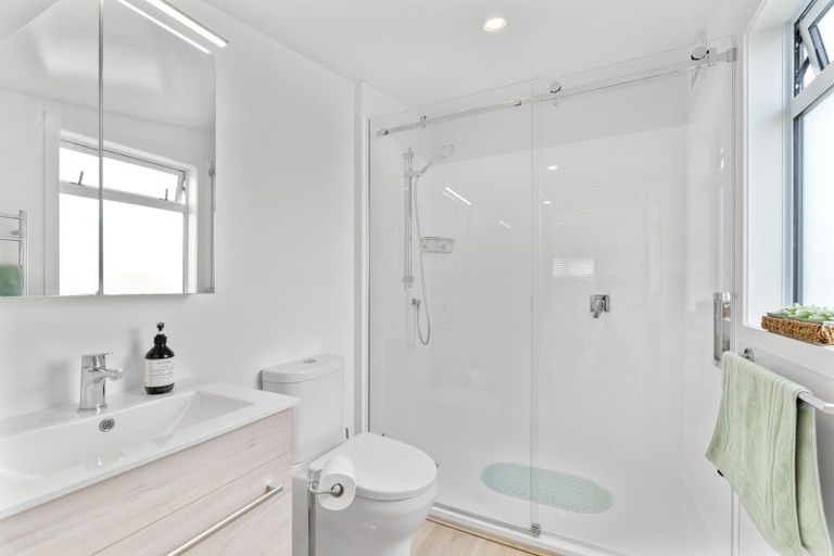 Photo of property in 74 Glen Road, Raumati South, Paraparaumu, 5032