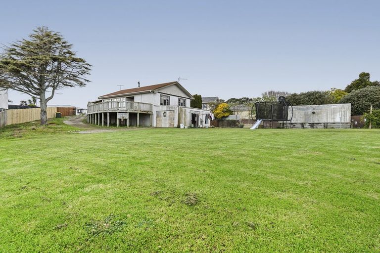 Photo of property in 8 Newbury Place, Waitara, 4320