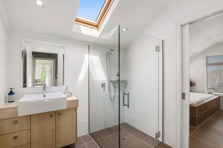 Photo of property in 101 Aikmans Road, Merivale, Christchurch, 8014