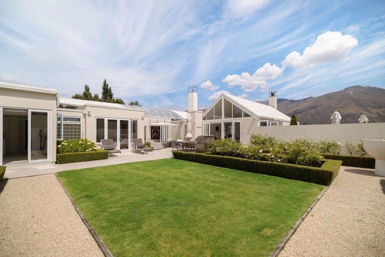 Photo of property in 29 Waimana Place, Wanaka, 9305