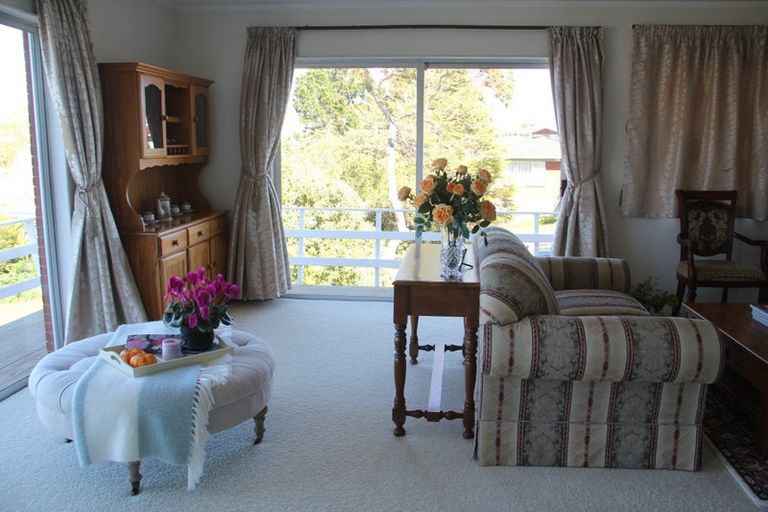 Photo of property in 50 Knightsbridge Drive, Forrest Hill, Auckland, 0620