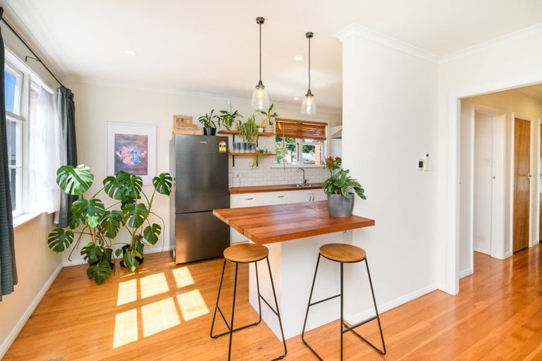 Photo of property in 140 Rangiora Avenue, Roslyn, Palmerston North, 4414