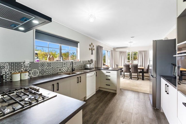 Photo of property in 8 Cambridge Street, Pahiatua, 4910