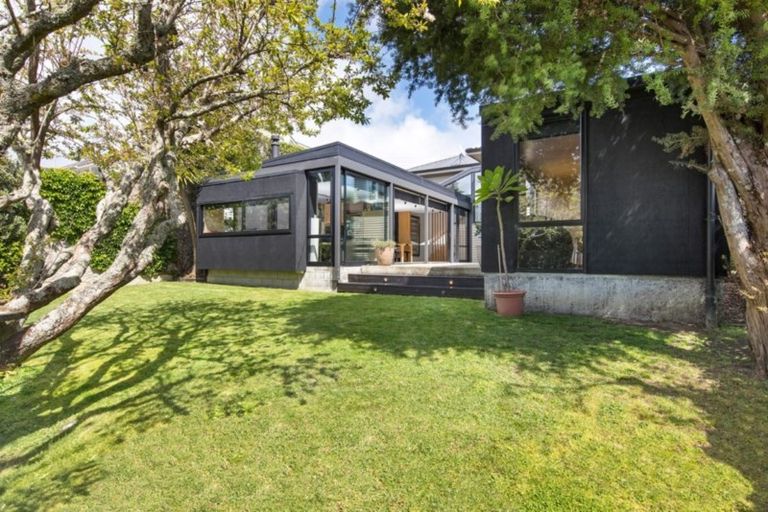 Photo of property in 15 Westmere Park Avenue, Westmere, Auckland, 1022