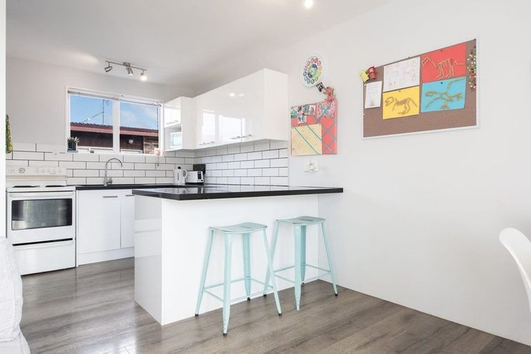 Photo of property in 4/72 Portage Road, New Lynn, Auckland, 0600