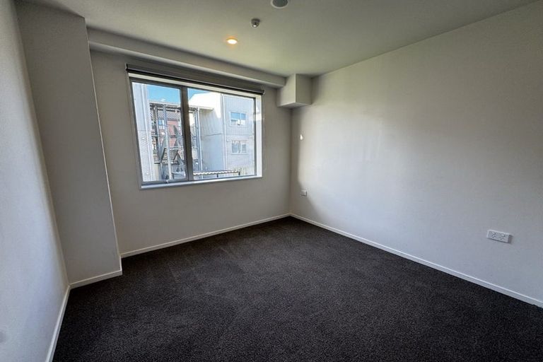 Photo of property in 102/28b Eileen Newey Place, Henderson, Auckland, 0612