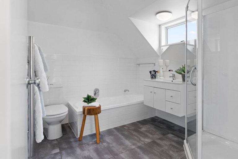 Photo of property in 137c Memorial Avenue, Burnside, Christchurch, 8053