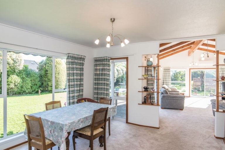 Photo of property in 385a Te Moana Road, Waikanae, 5036