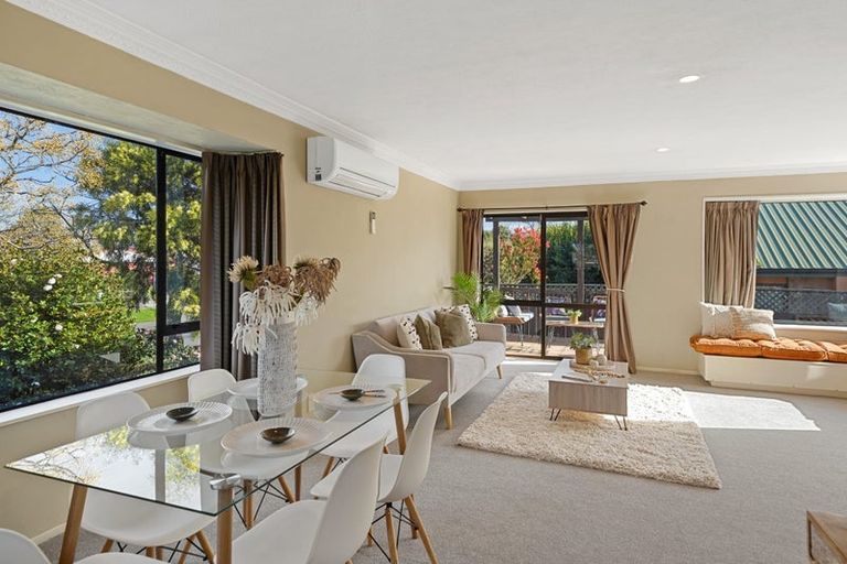 Photo of property in 2/15 Lowry Avenue, Redwood, Christchurch, 8051