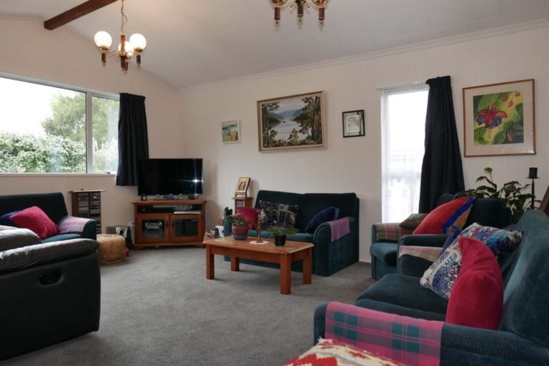 Photo of property in 82 Sawyers Arms Road, Northcote, Christchurch, 8052