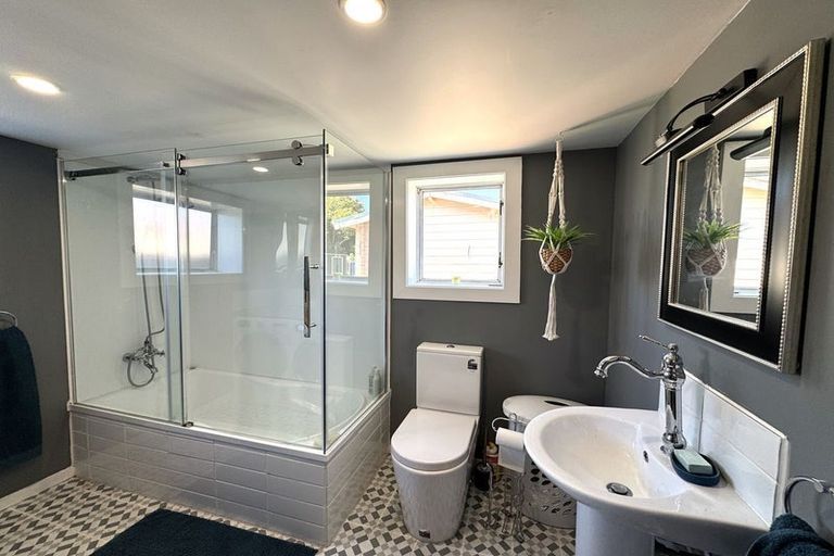 Photo of property in 44 Lanark Street, Balclutha, 9230