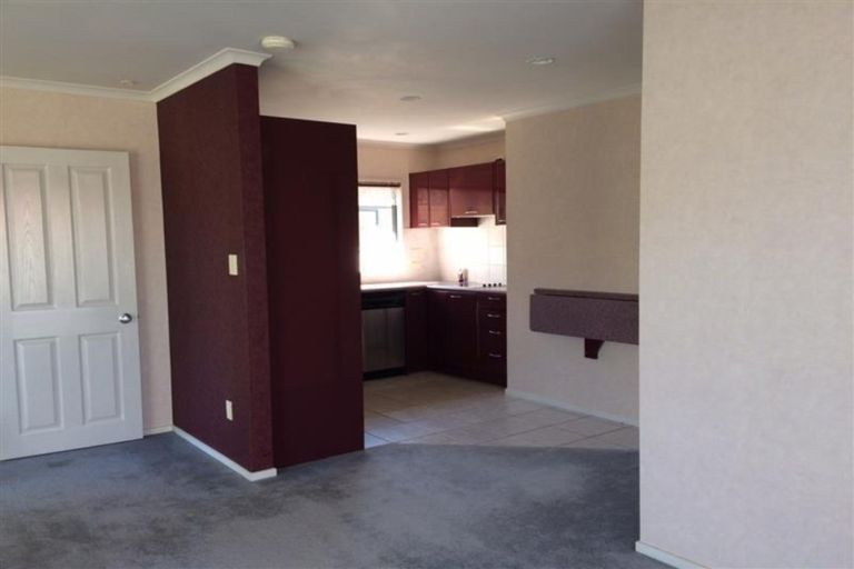 Photo of property in 1 Belcoo Crescent, East Tamaki, Auckland, 2013