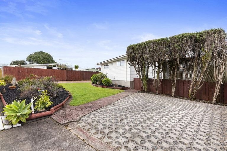 Photo of property in 62 Hutchinsons Road, Bucklands Beach, Auckland, 2014
