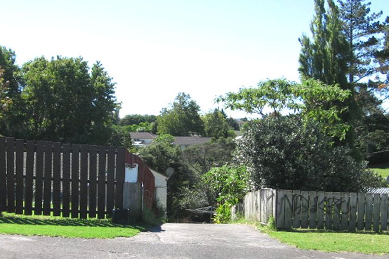 Photo of property in 10 Cecil Beatt Place, West Harbour, Auckland, 0618