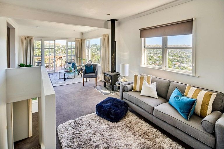 Photo of property in 28 Chesterton Street, Johnsonville, Wellington, 6037